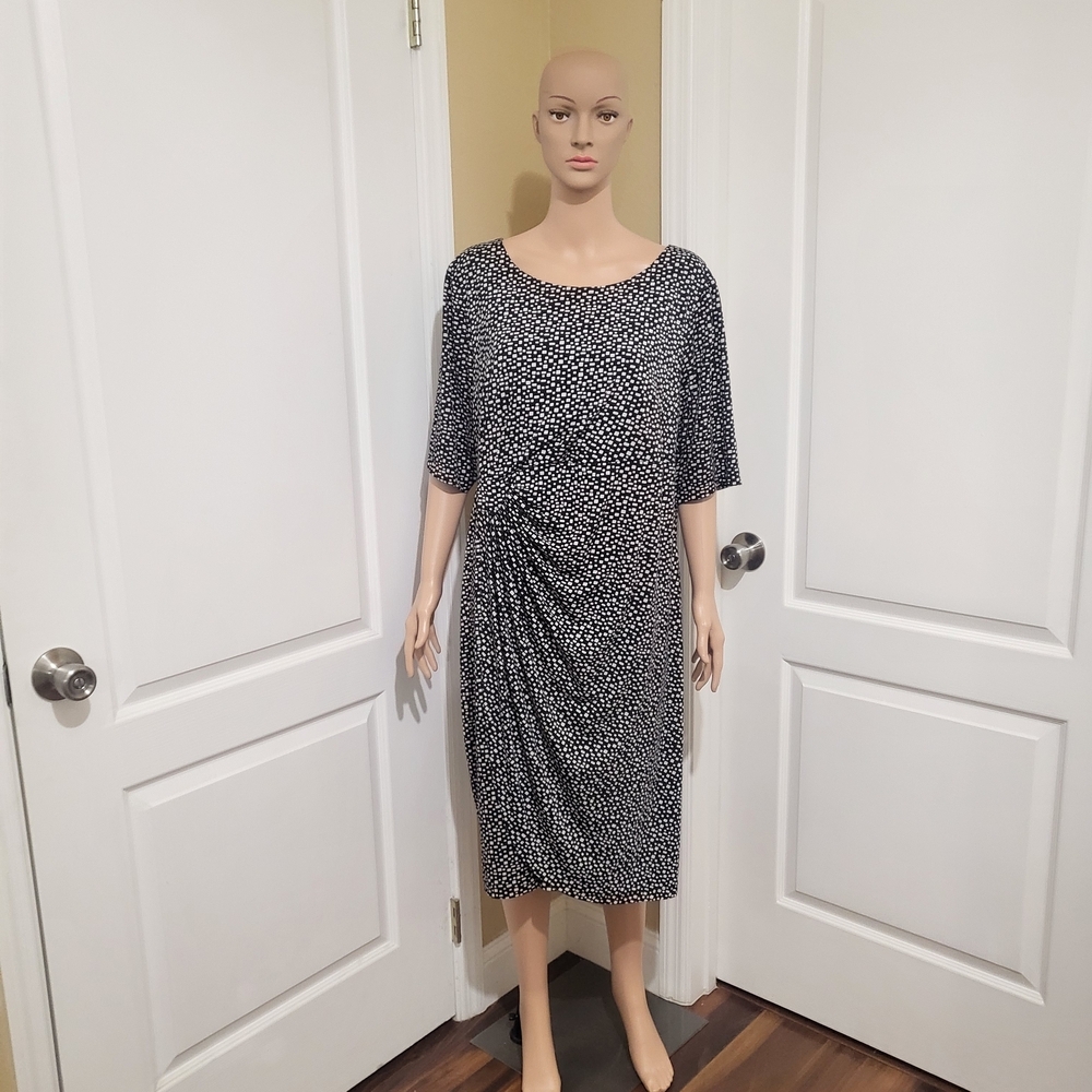 Connected Woman apparel Black and White Dot Shirred Midi Dress Pre-own.